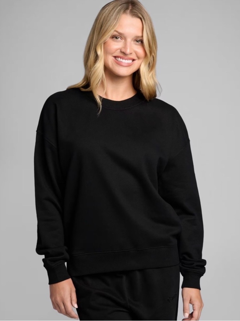 Women's Black Crewneck Sweatshirt - Classic Everyday Pullover